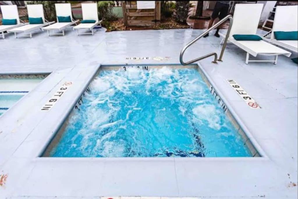 Lux Suite /King Bed /Free Parking/Pool/First Floor Houston Exteriér fotografie